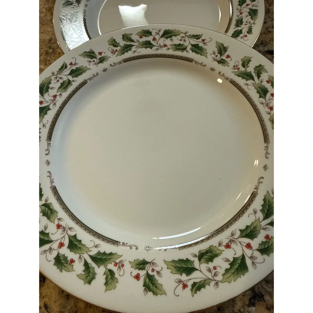 Royal Limited Holly Holiday Salad Plates Set‎ of 3 Christmas Porcelain Japan